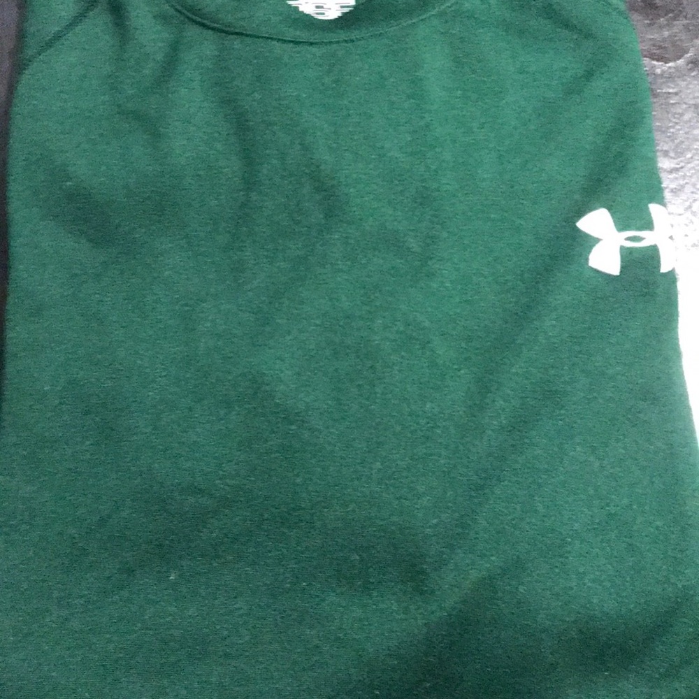 Under Armour men’s short sleeve shirt Small